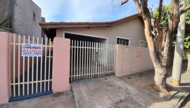 Rua 21 n° 767 – Casa B – Centro