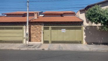Rua João Batista Guimarães n° 710 Casa A – Centro