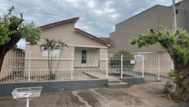 Imóvel localizado ao lada da Santa Casa de Misericórdia de Santa Fé do Sul